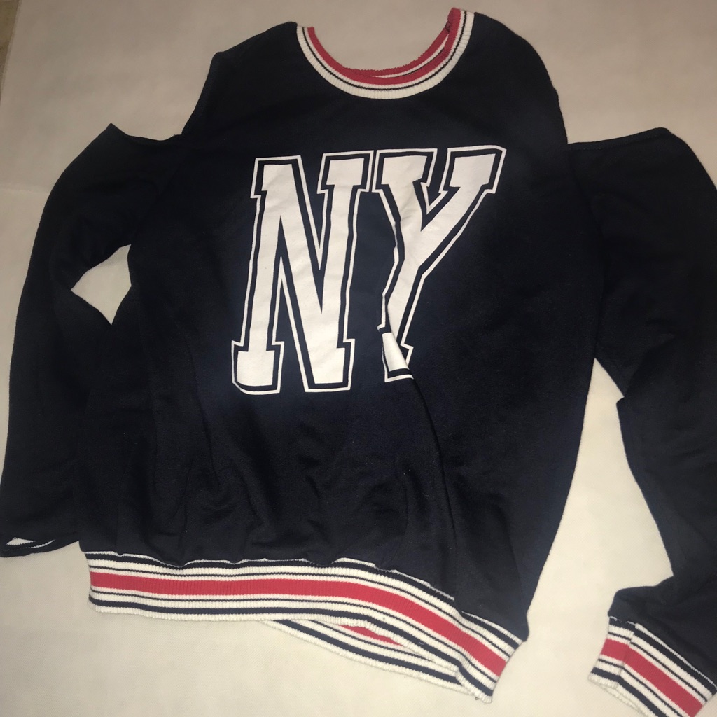 2host Picknew York Cold Shoulder Sweater